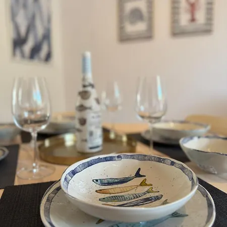 Con Encanto En Primera Linea De Plaza, Parking Privado Gratis *
