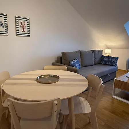 Con Encanto En Primera Linea De Plaza, Parking Privado Gratis *