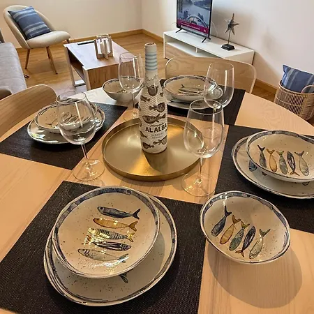 Con Encanto En Primera Linea De Plaza, Parking Privado Gratis